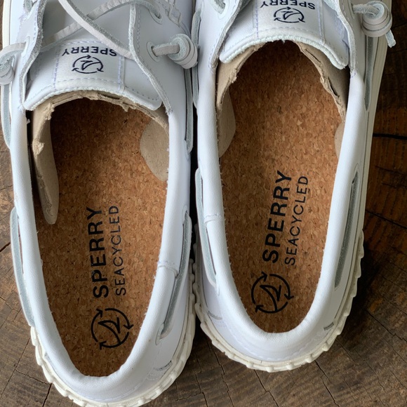 NWOT Women's Bahama 2.0 SeaCycled™ Platform Sneaker White (STS88713) SZ 9 - Picture 9 of 11